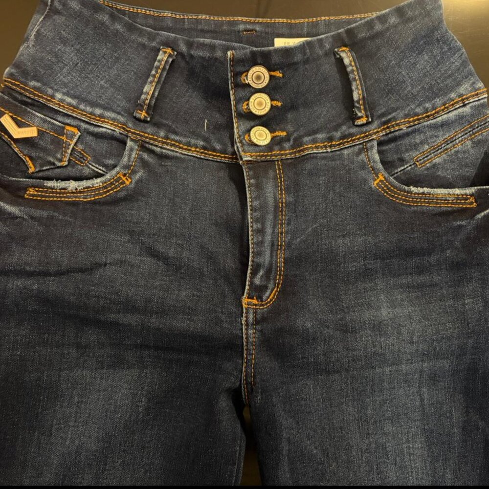 Colombian Butt-Lifting Stretch Jeans — High Rise Bootcut, Size 5